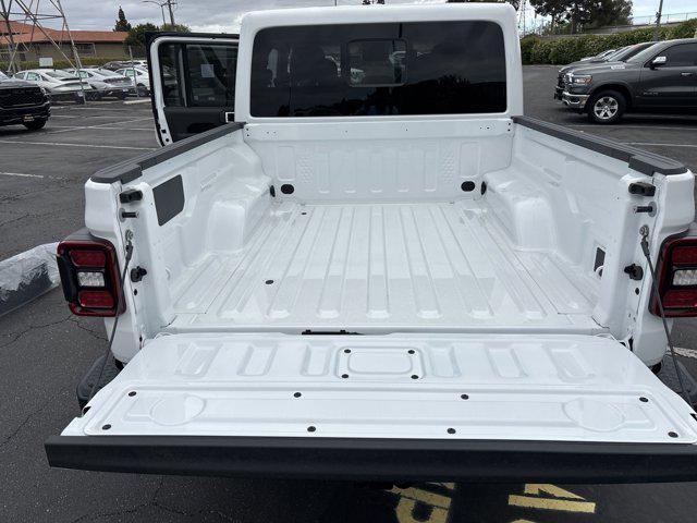 new 2025 Jeep Gladiator car, priced at $56,485