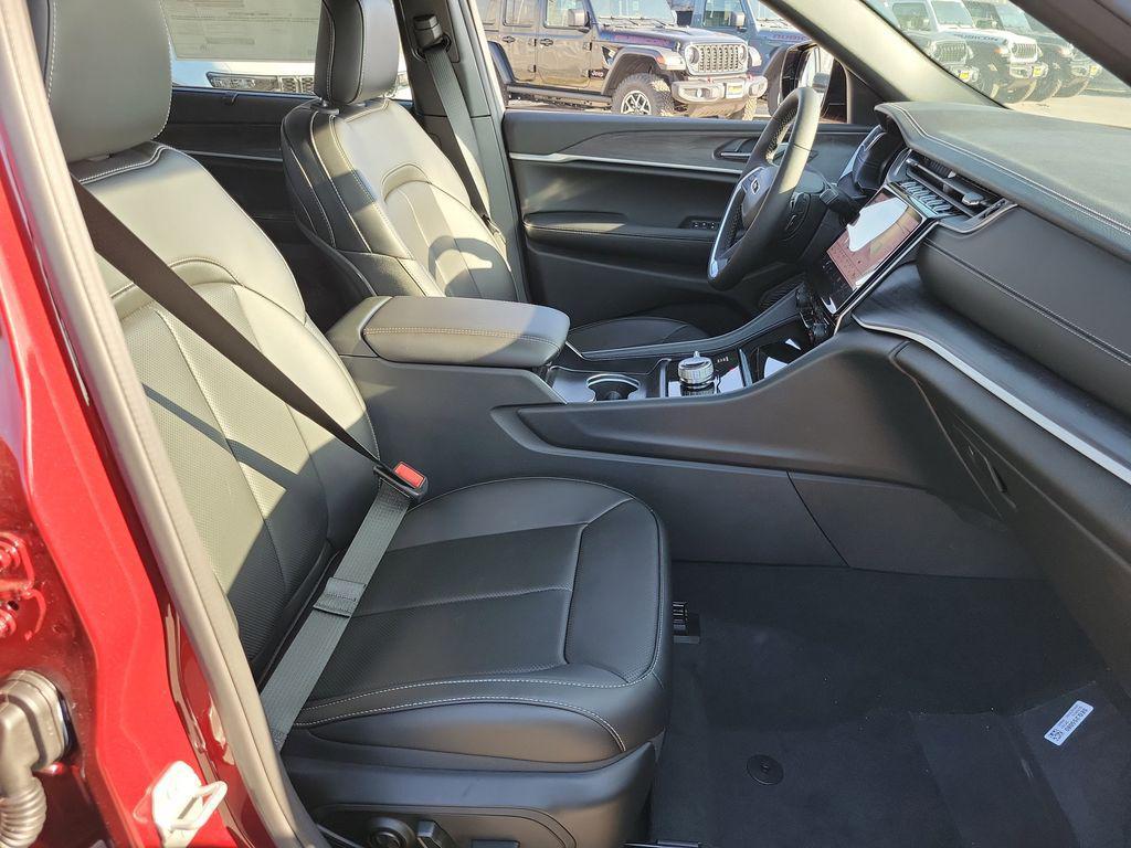 new 2025 Jeep Grand Cherokee L car, priced at $47,660