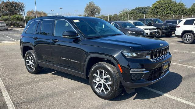 new 2025 Jeep Grand Cherokee car, priced at $45,295