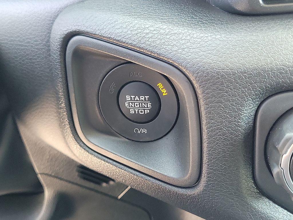 new 2025 Jeep Gladiator car, priced at $46,440
