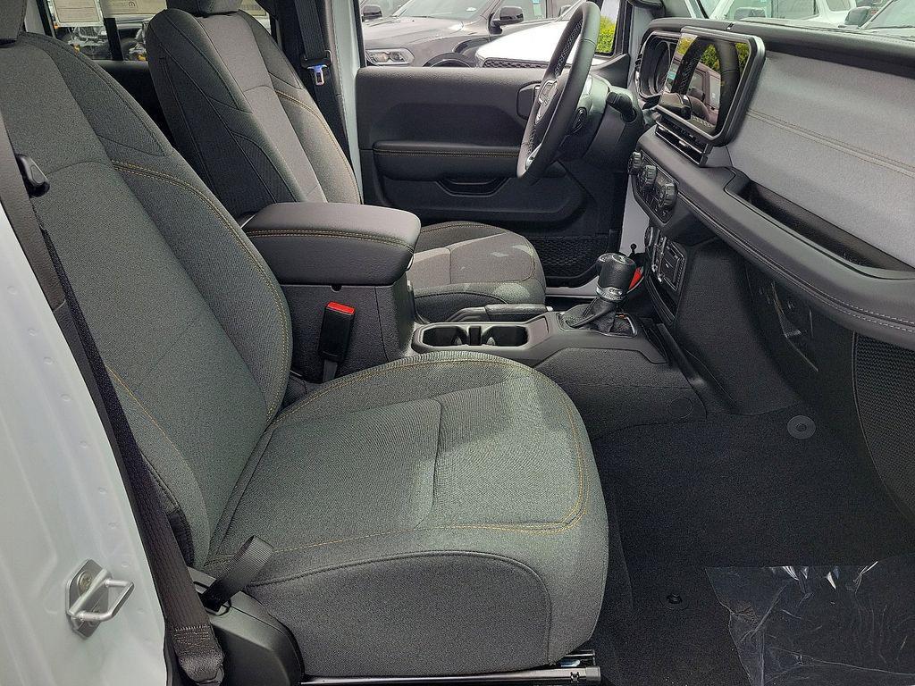 new 2025 Jeep Wrangler car, priced at $45,814