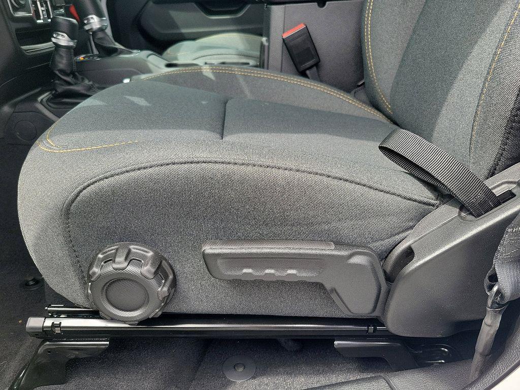 new 2025 Jeep Wrangler car, priced at $45,814