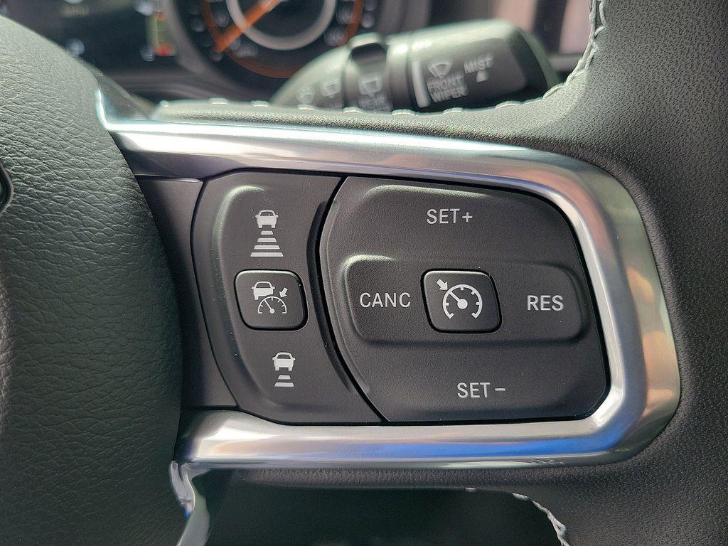 new 2025 Jeep Wrangler car, priced at $45,814