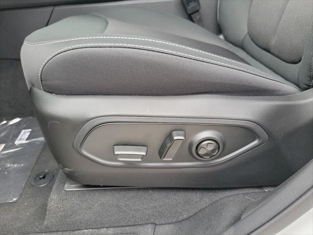 new 2025 Jeep Grand Cherokee car, priced at $39,580