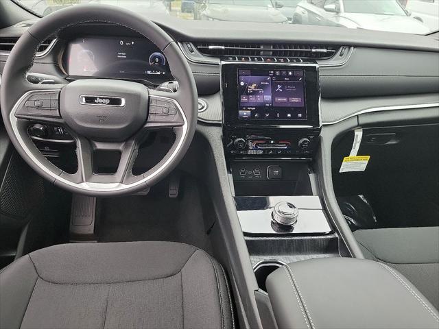 new 2025 Jeep Grand Cherokee car, priced at $39,580
