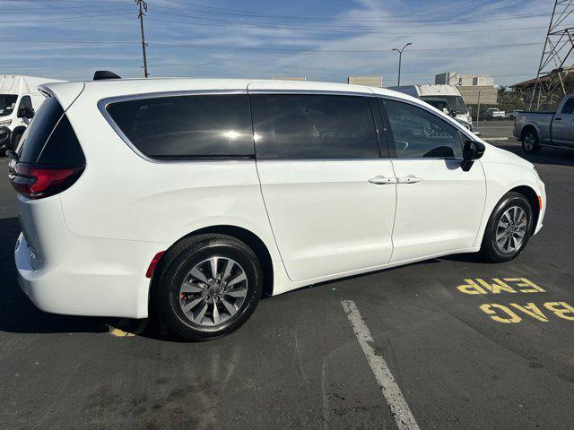 new 2025 Chrysler Pacifica Hybrid car, priced at $52,750