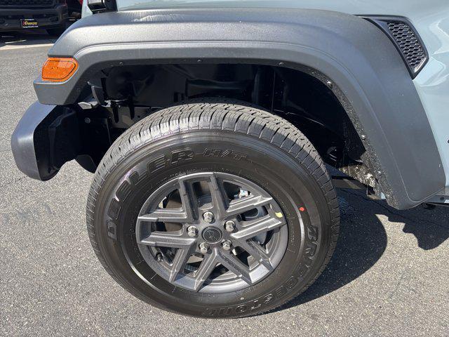 new 2025 Jeep Gladiator car, priced at $46,440