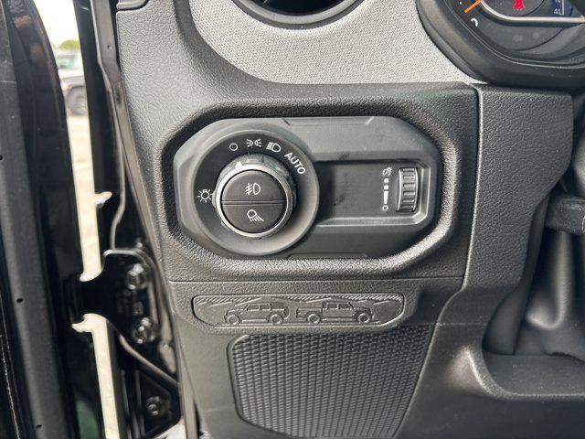 new 2025 Jeep Gladiator car, priced at $47,345