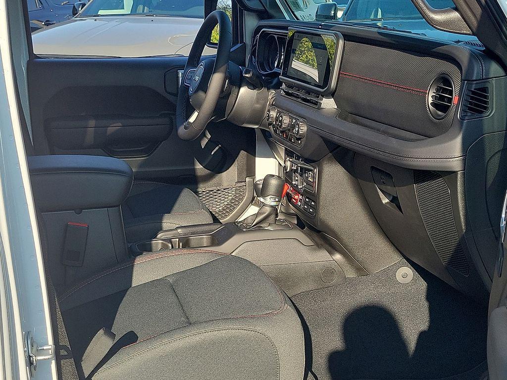 new 2025 Jeep Wrangler car, priced at $48,314