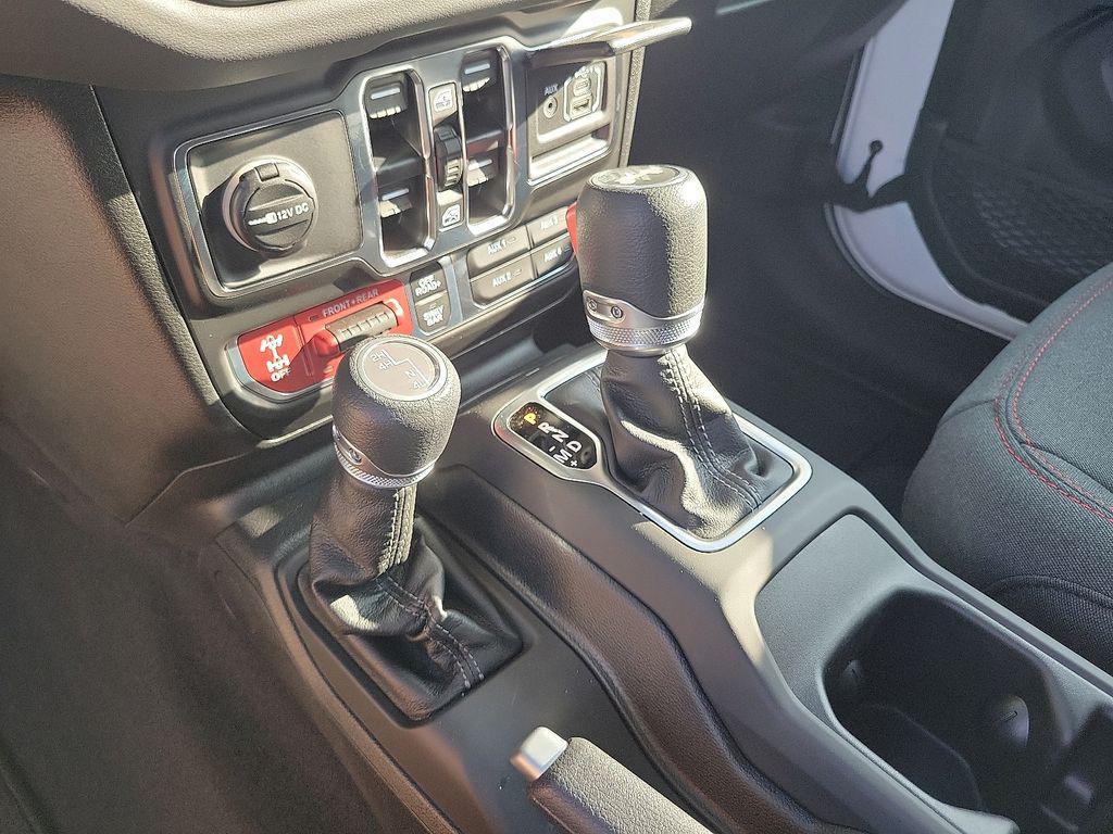 new 2025 Jeep Wrangler car, priced at $48,314