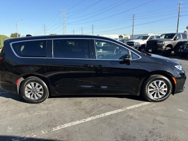 new 2025 Chrysler Pacifica Hybrid car, priced at $52,750