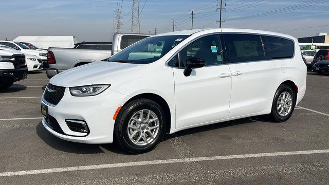 new 2025 Chrysler Pacifica car, priced at $44,145