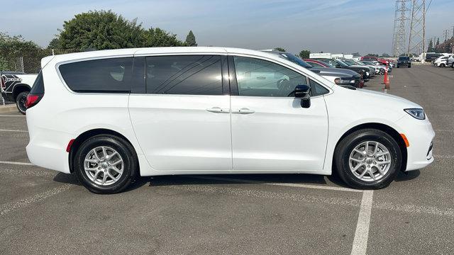 new 2025 Chrysler Pacifica car, priced at $44,145