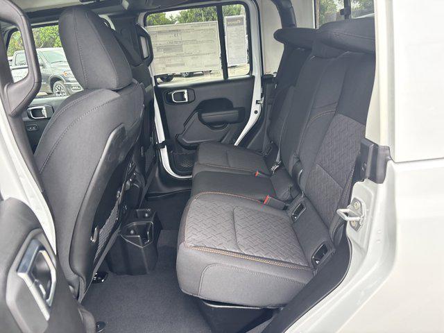 new 2025 Jeep Gladiator car, priced at $55,085