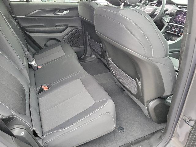 new 2025 Jeep Grand Cherokee car, priced at $39,075