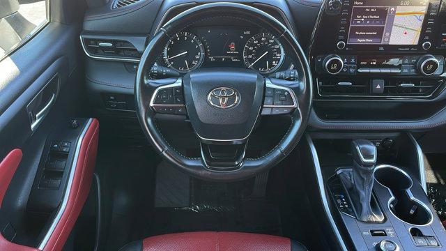 used 2021 Toyota Highlander car, priced at $34,700