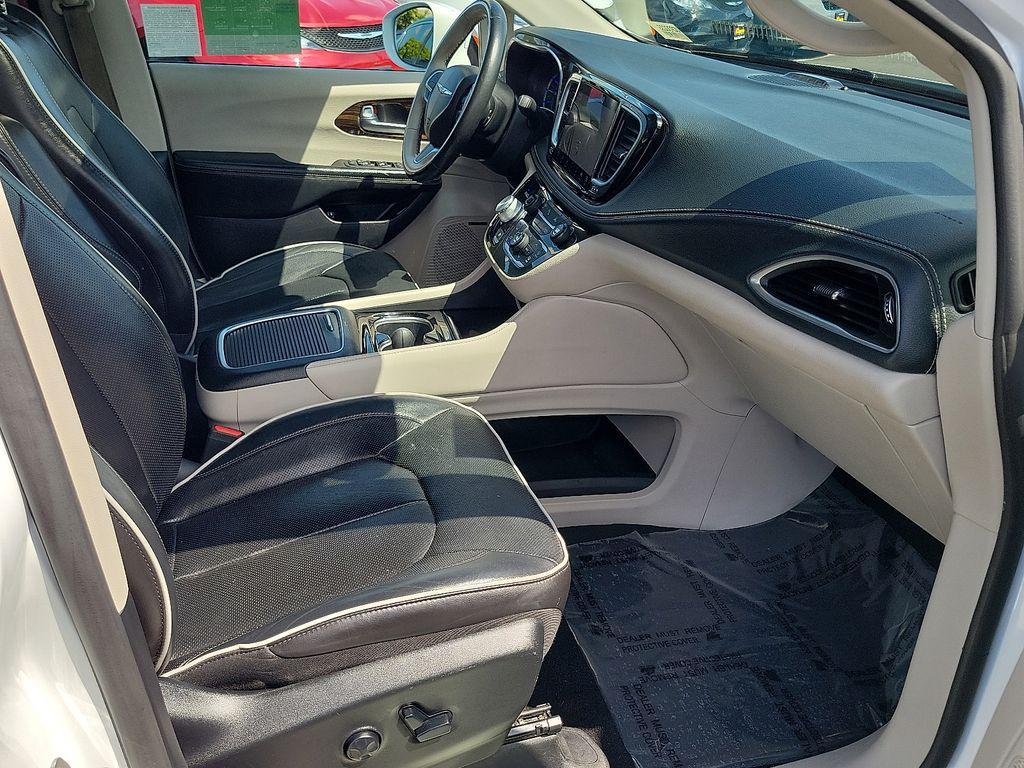 used 2021 Chrysler Pacifica Hybrid car, priced at $24,000