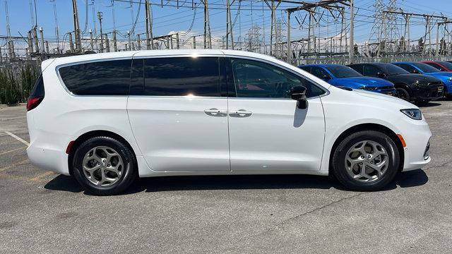 new 2024 Chrysler Pacifica car, priced at $52,415