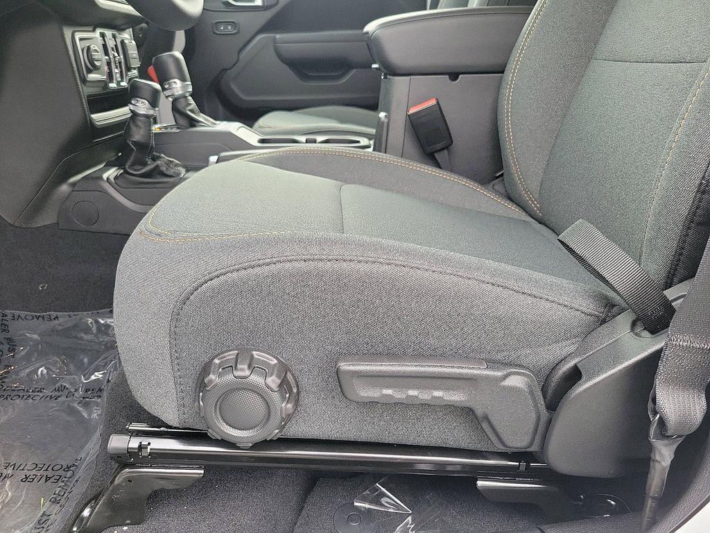 new 2025 Jeep Gladiator car, priced at $37,459