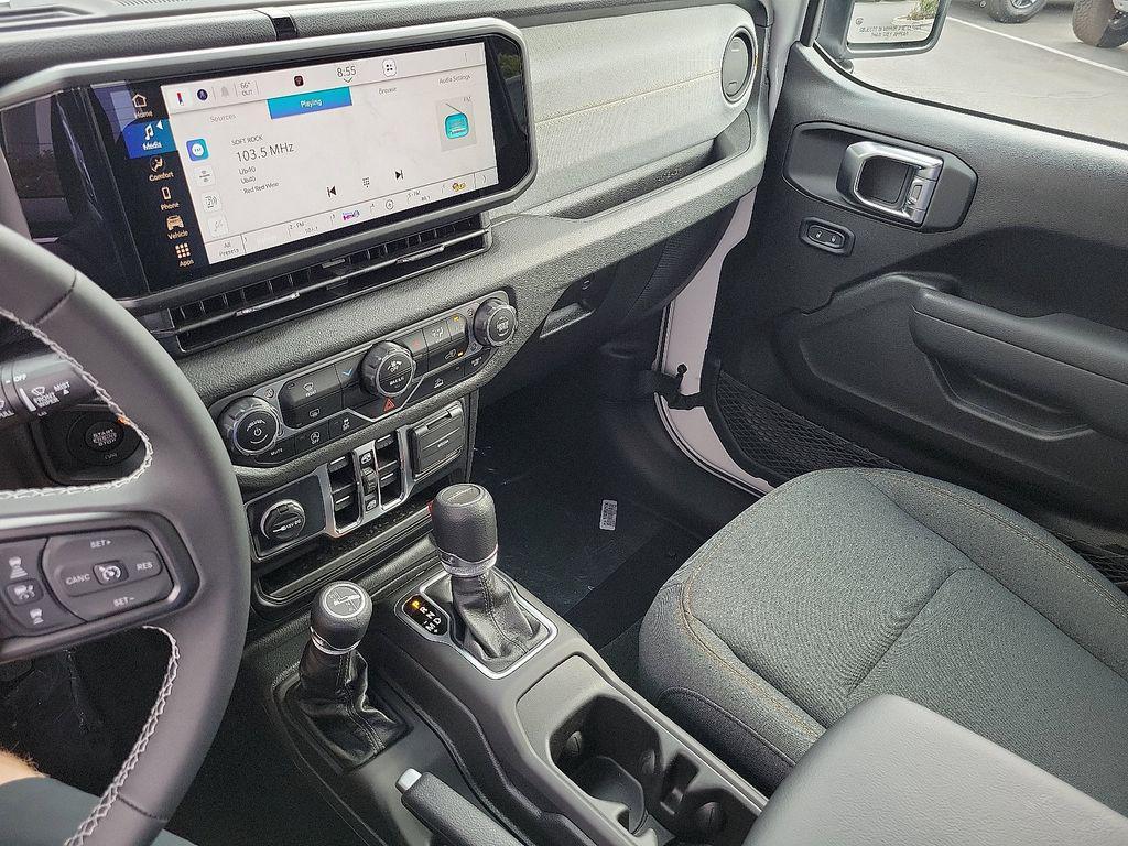 new 2025 Jeep Gladiator car, priced at $37,459