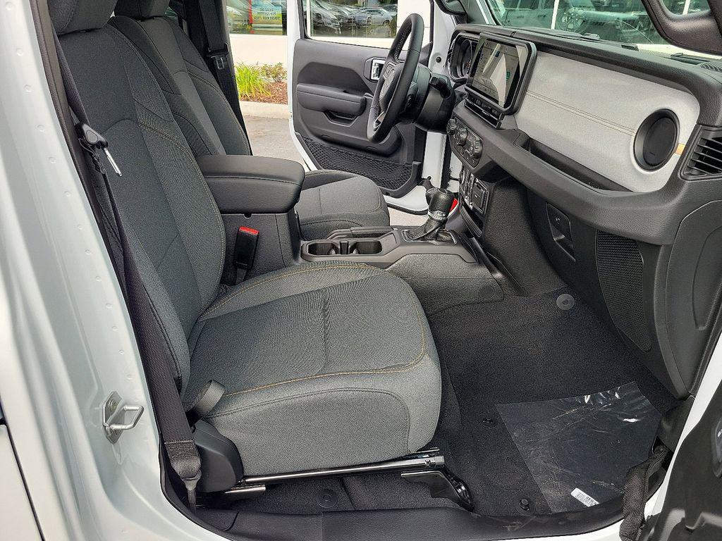 new 2025 Jeep Gladiator car, priced at $37,459