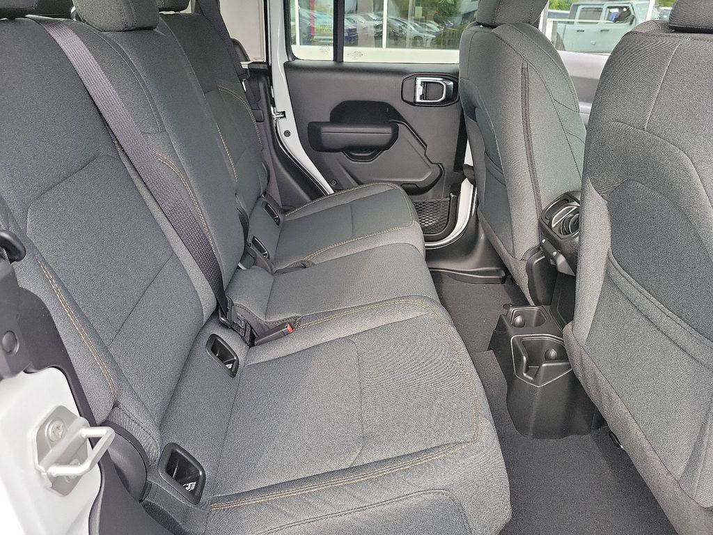 new 2025 Jeep Gladiator car, priced at $37,459