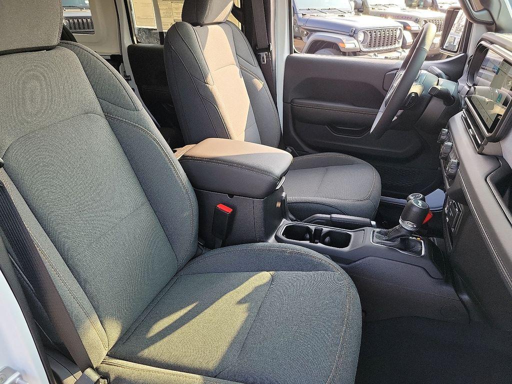 new 2025 Jeep Wrangler car, priced at $55,360