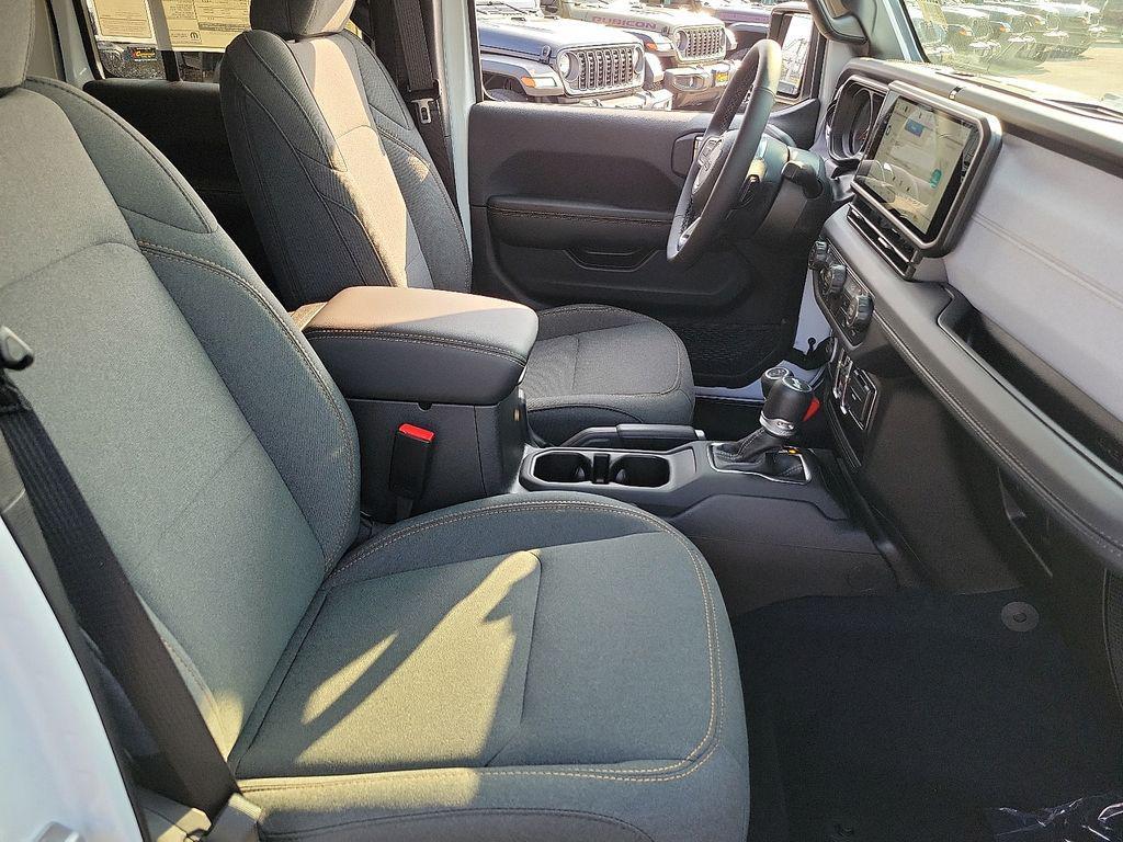 new 2025 Jeep Wrangler car, priced at $55,360