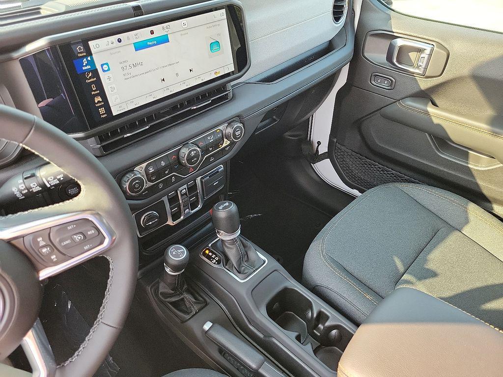 new 2025 Jeep Wrangler car, priced at $55,360