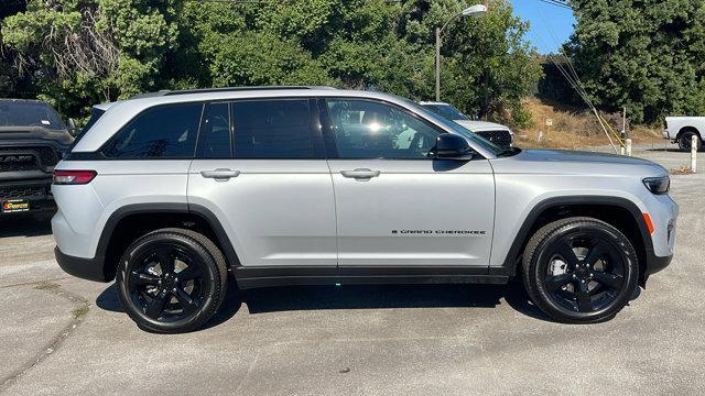 new 2024 Jeep Grand Cherokee car, priced at $49,990