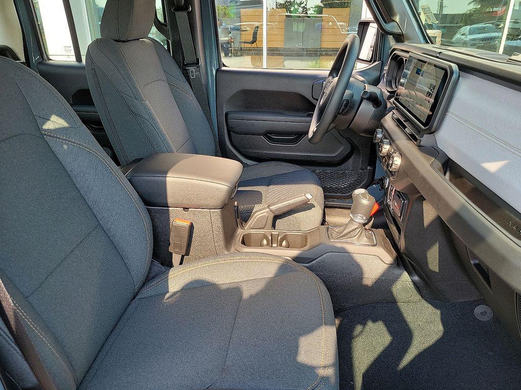 new 2025 Jeep Gladiator car, priced at $42,940