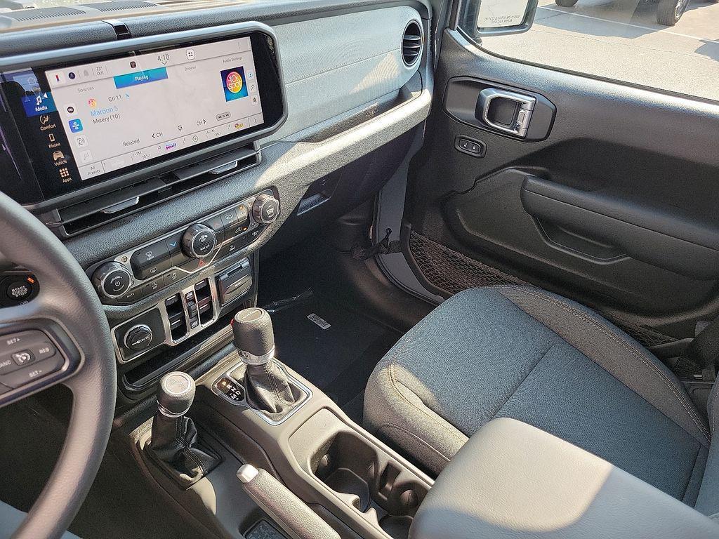 new 2025 Jeep Gladiator car, priced at $42,940