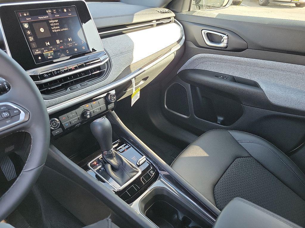 new 2025 Jeep Compass car, priced at $25,564