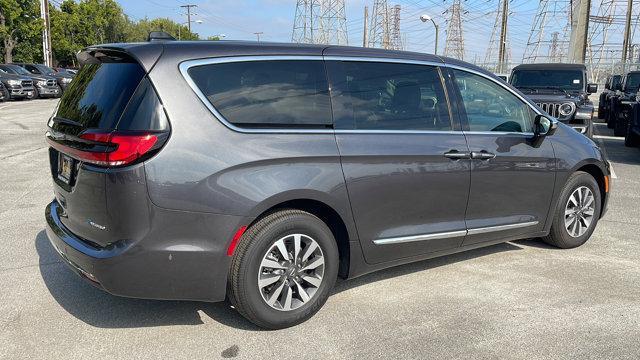 new 2023 Chrysler Pacifica Hybrid car, priced at $53,690