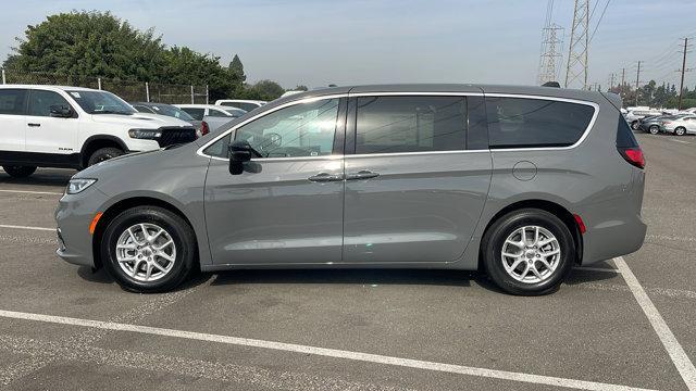 new 2025 Chrysler Pacifica car, priced at $44,640