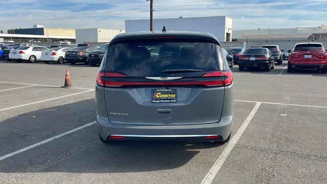 new 2025 Chrysler Pacifica car, priced at $44,640