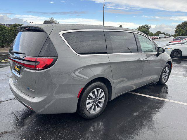 new 2025 Chrysler Pacifica Hybrid car, priced at $53,245