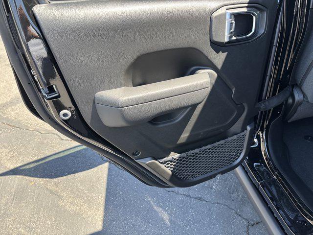 new 2025 Jeep Gladiator car, priced at $47,345