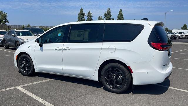 new 2023 Chrysler Pacifica Hybrid car, priced at $57,290