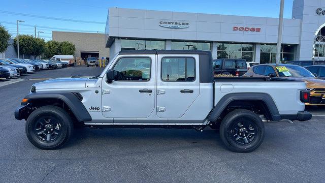 new 2024 Jeep Gladiator car, priced at $43,190