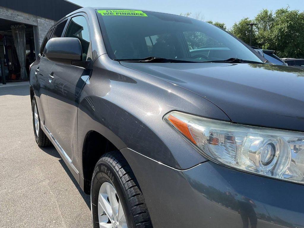 used 2013 Toyota Highlander car, priced at $9,995
