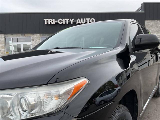 used 2013 Toyota Highlander car, priced at $11,995