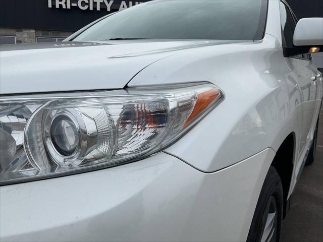 used 2011 Toyota Highlander car, priced at $12,500