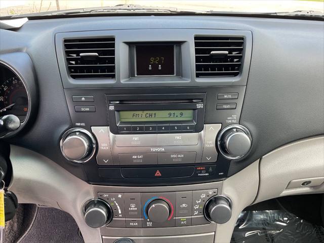 used 2012 Toyota Highlander car, priced at $14,995