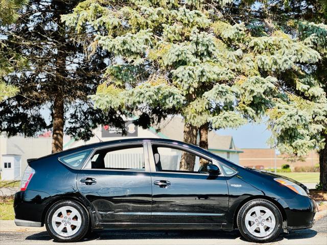 used 2007 Toyota Prius car, priced at $6,900