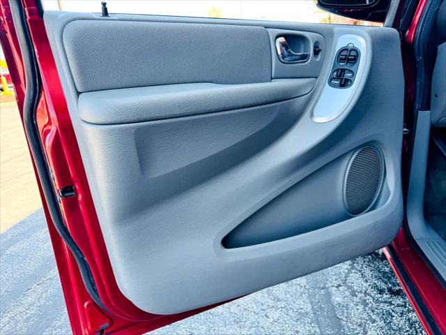 used 2007 Dodge Grand Caravan car, priced at $3,900