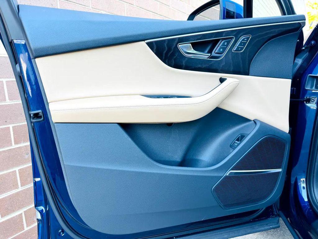 used 2022 Audi Q7 car, priced at $31,900