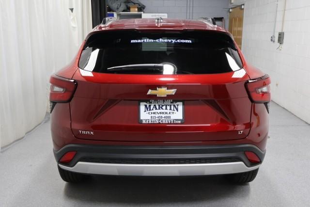 new 2025 Chevrolet Trax car