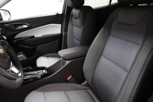new 2025 Chevrolet Trax car