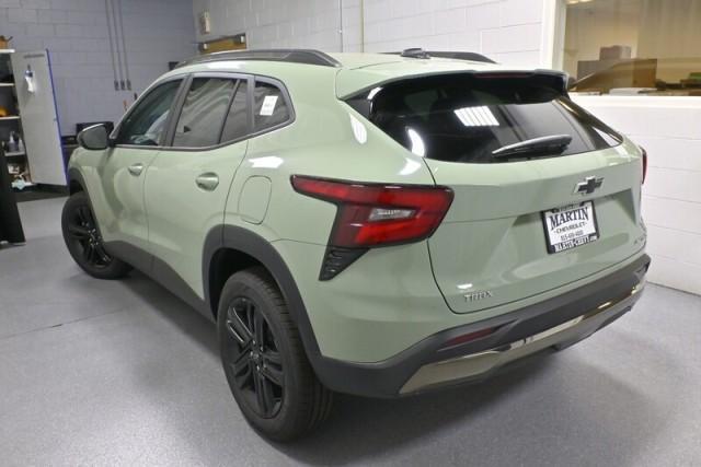 new 2025 Chevrolet Trax car